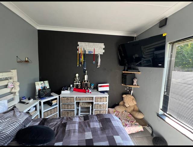 6 BEDROOM HOUSE FOR SALE IN BOLTONWOLD